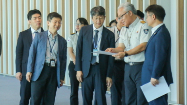 질병관리청장, 코로나19 유행 및 APEC 회의 대비 국립인천공항검역소 방문